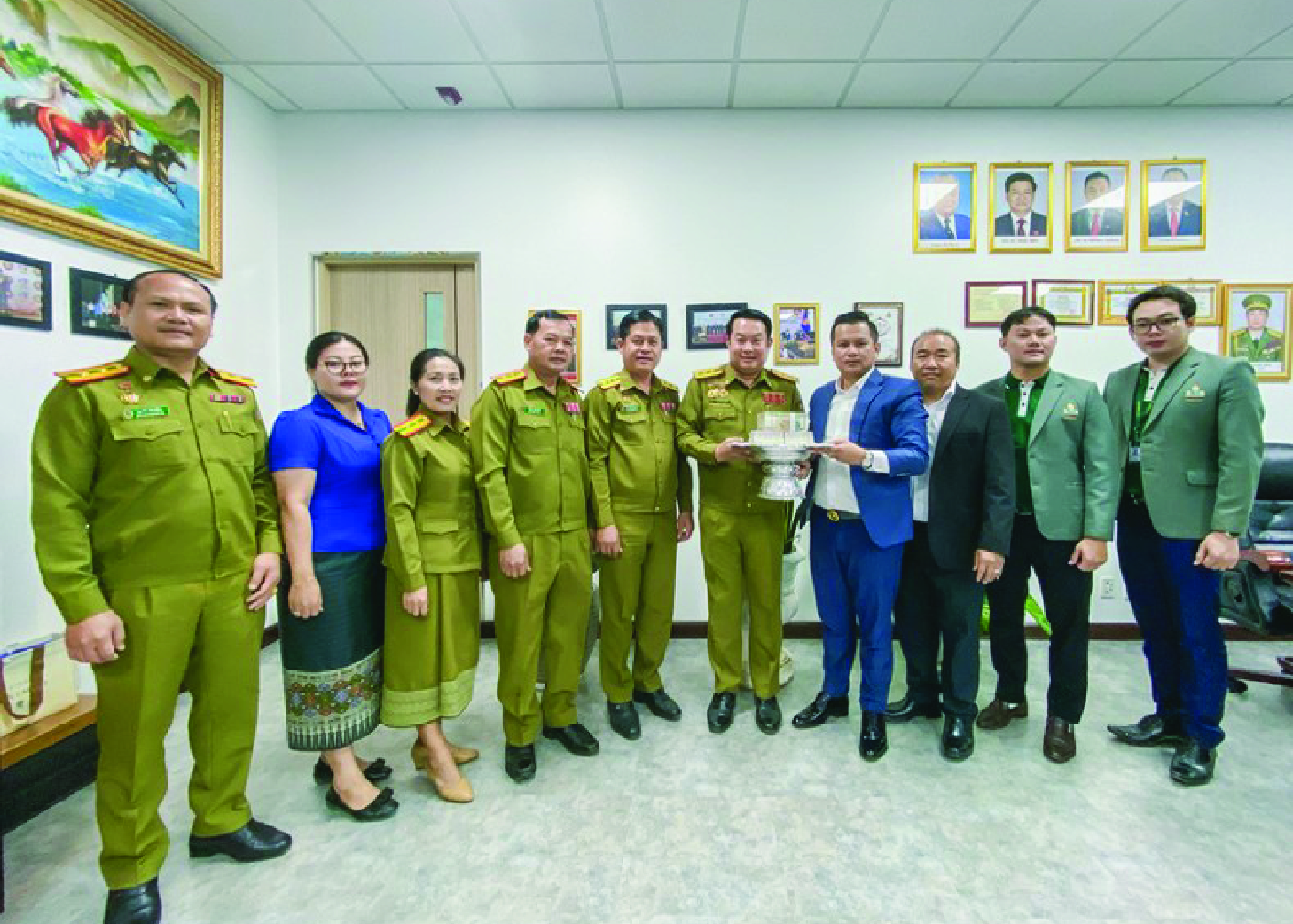 Sponsoring for the construction an indoor stadium of Deputy of Immigration, Ministry of Public Security